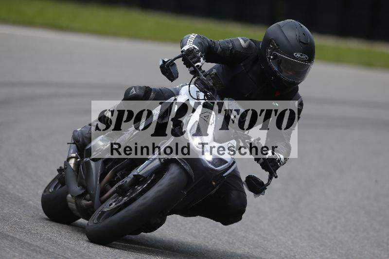 /Archiv-2024/29 12.06.2024 MOTO.CH Track Day ADR/Gruppe gelb/44